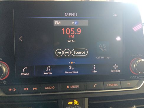 Used 2025 Nissan Altima 2.5 SV FWD image 25