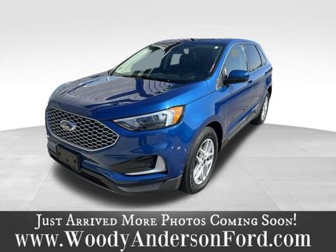 Used 2023 Ford Edge SEL image 1