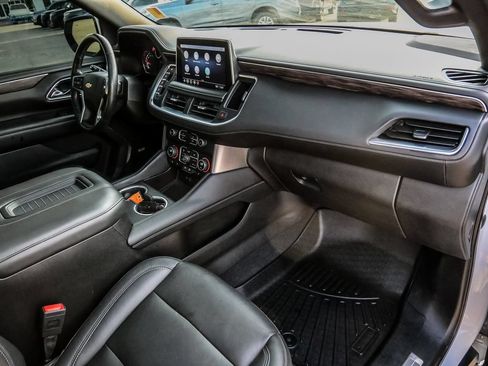 Used 2021 Chevrolet Tahoe LT w/ LT Signature Package RWD image 15