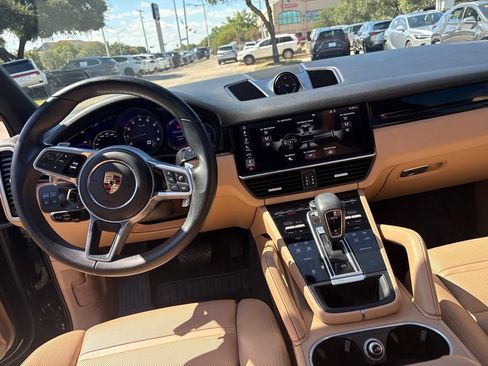 Used 2021 Porsche Cayenne AWD/4WD image 18