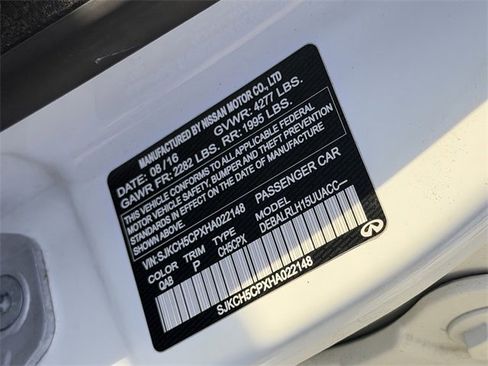 Used 2017 INFINITI QX30 Premium w/ Navigation Package image 10