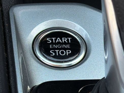 Used 2025 Nissan Altima 2.5 SV AWD/4WD image 16