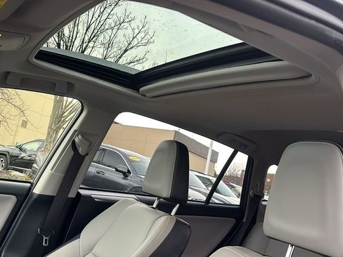 Used 2018 Toyota RAV4 Limited image 25