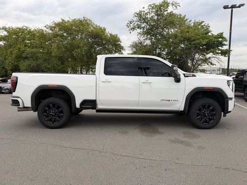 Used 2024 GMC Sierra 2500 AT4 w/ AT4 Premium Plus Package AWD/4WD image 8