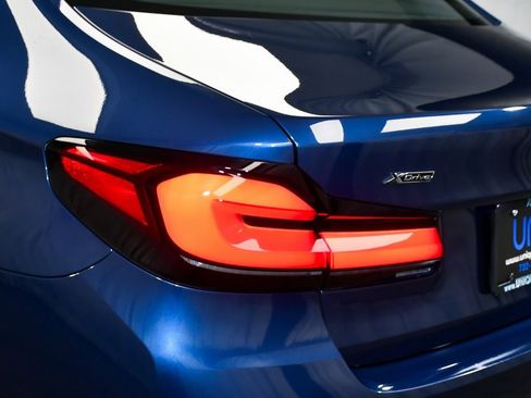 Used 2023 BMW 530i xDrive w/ Premium Package image 87