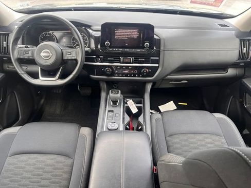 Used 2025 Nissan Pathfinder SV AWD/4WD image 11