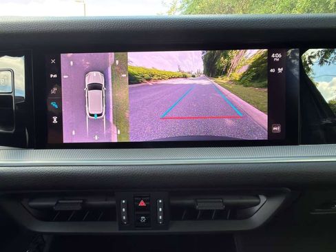 Certified 2024 Porsche Cayenne AWD/4WD image 12