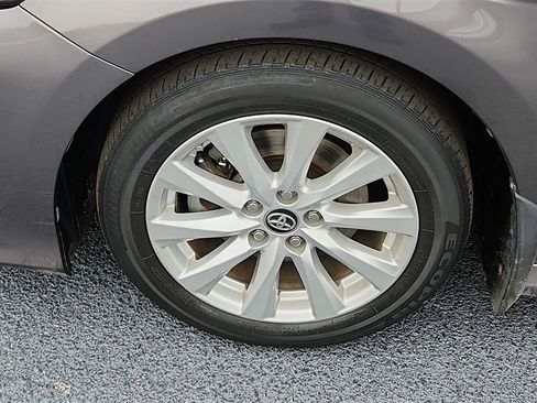 Used 2019 Toyota Camry LE image 14