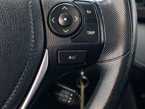 Used 2018 Toyota RAV4 LE image 32