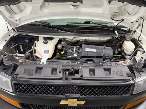 Used 2019 Chevrolet Express 2500 LS w/ Driver Convenience Package RWD image 19
