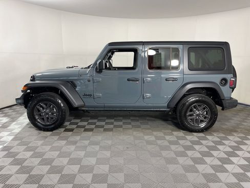 Used 2024 Jeep Wrangler Sport S image 2