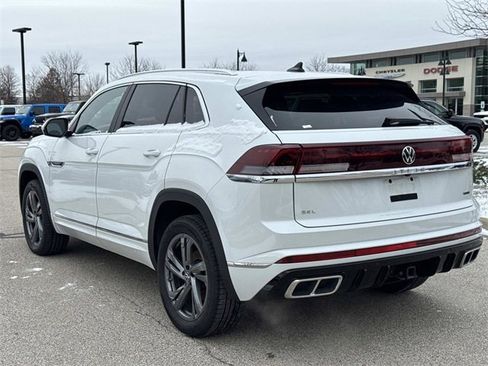 Used 2024 Volkswagen Atlas Cross Sport SEL R-Line image 7