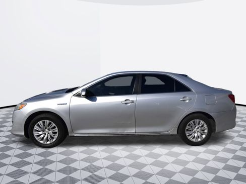 Used 2012 Toyota Camry LE w/ Preferred Accessory Pkg image 4