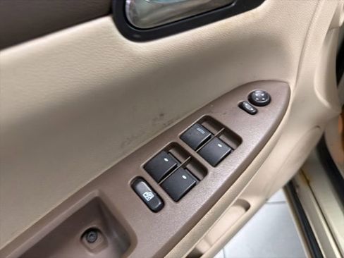 Used 2008 Chevrolet Impala LS FWD image 11