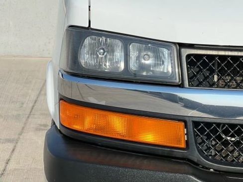 Used 2017 Chevrolet Express 2500 LT w/ LT Preferred Equipment Group image 29