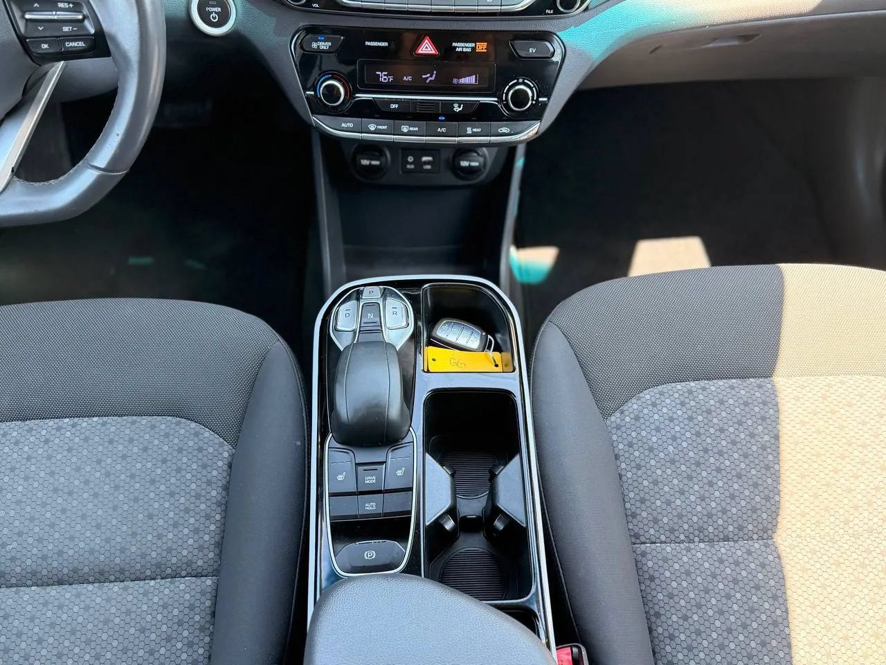 Used 2019 Hyundai Ioniq Electric FWD image 46