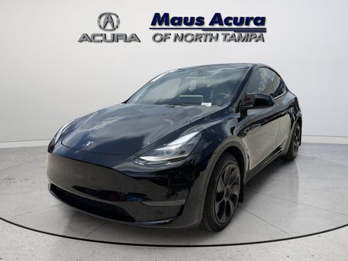 Used 2024 Tesla Model Y Long Range AWD/4WD image 8