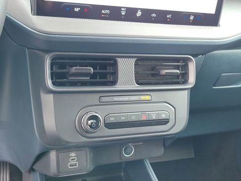 New 2025 Ford Maverick XL image 28