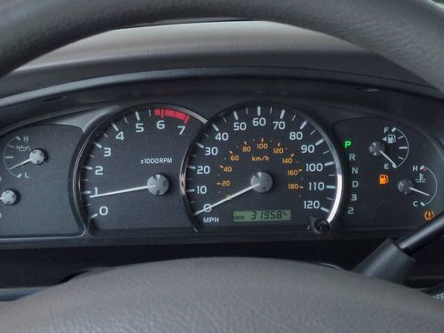 Used 2005 Toyota Sequoia SR5 AWD/4WD image 33