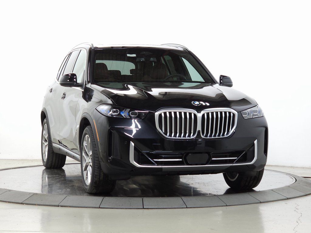 Used 2026 BMW X5 xDrive40i w/ Parking Assistance Package AWD/4WD image 1