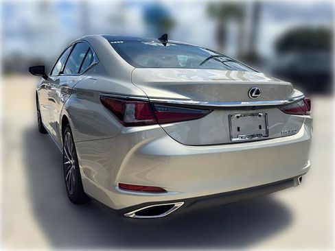 Used 2025 Lexus ES 350 w/ Premium Package FWD image 6