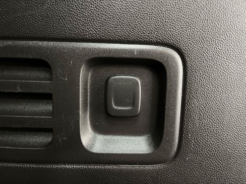 Certified 2023 Chevrolet Traverse LT w/ LPO, Floor Liner Package AWD/4WD image 31