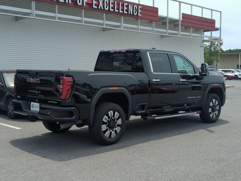 Used 2025 GMC Sierra 2500 Denali AWD/4WD image 6