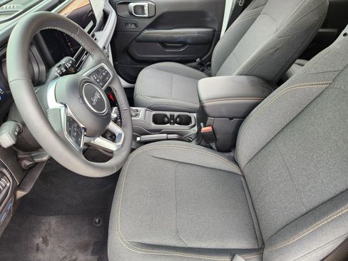 Used 2025 Jeep Wrangler Sahara w/ Safety Group image 22