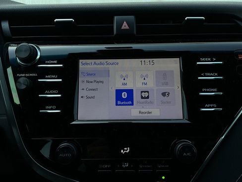 Used 2018 Toyota Camry SE image 25