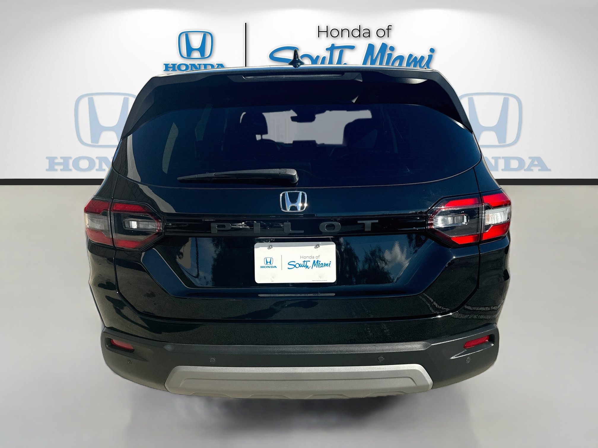 Used 2025 Honda Pilot EX-L image 6