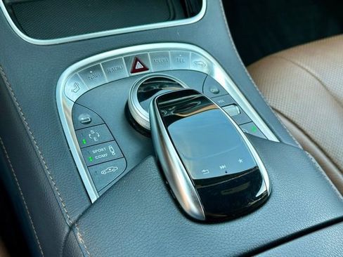 Used 2017 Mercedes-Benz S 550 4MATIC Sedan image 31