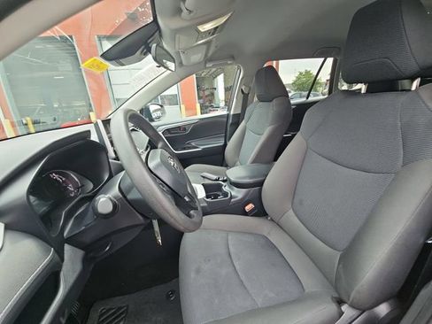Used 2025 Toyota RAV4 LE FWD image 22
