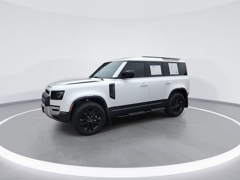 Used 2024 Land Rover Defender 110 S image 4