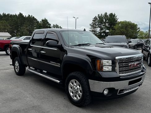 Used 2011 GMC Sierra 2500 Denali w/ LPO, Protection Package AWD/4WD image 8