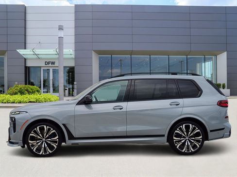 Used 2023 BMW X7 M60i w/ Executive Package image 3