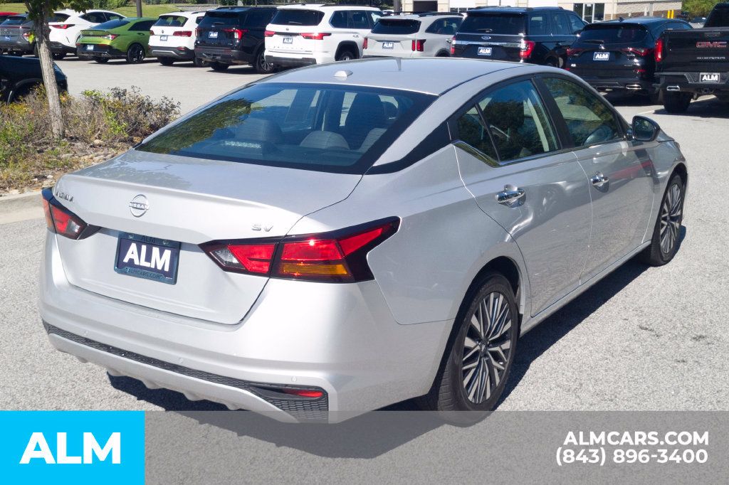 Used 2024 Nissan Altima 2.5 SV FWD image 5