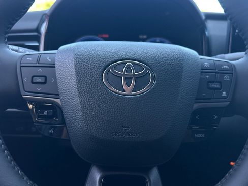 Used 2026 Toyota Camry XSE FWD image 21