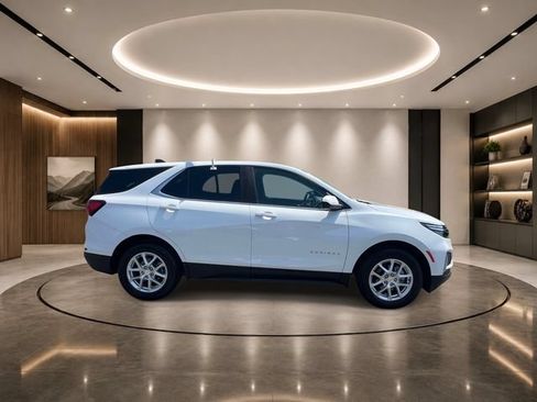 Certified 2024 Chevrolet Equinox LT FWD image 4