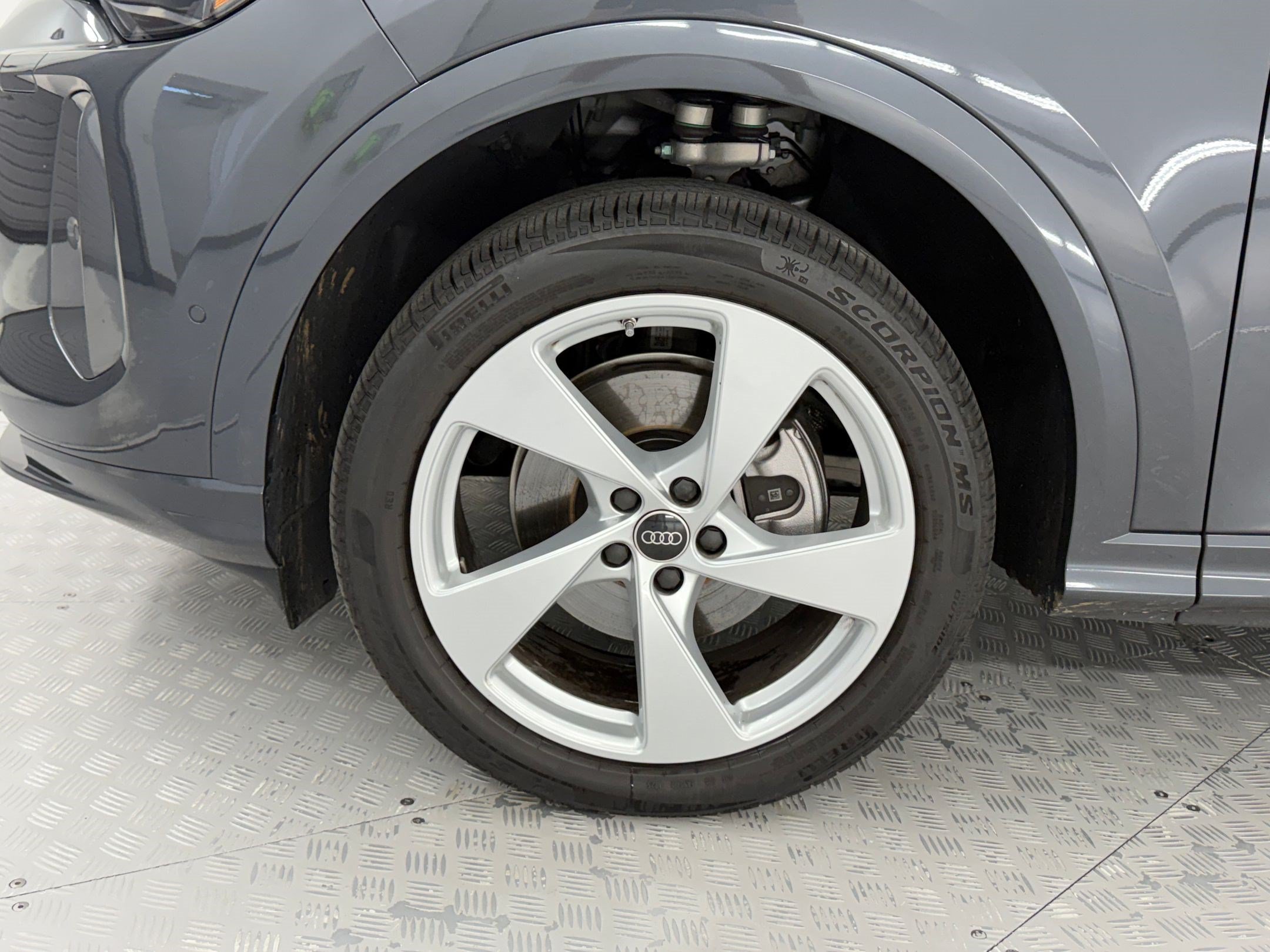 Certified 2025 Audi Q5 Premium AWD/4WD image 12