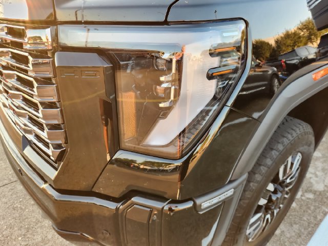 Used 2026 GMC Sierra 3500 Denali Ultimate AWD/4WD image 6