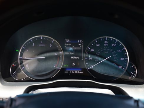 Used 2016 Lexus ES 350 w/ Luxury Package w/Wood Trim FWD image 33