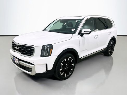 Used 2024 Kia Telluride SX w/ Towing Package FWD image 3