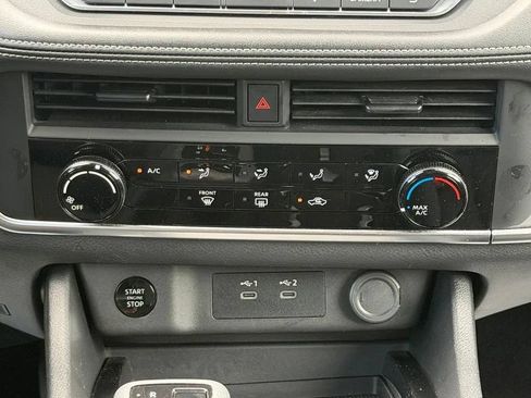 Used 2024 Nissan Rogue S FWD image 23