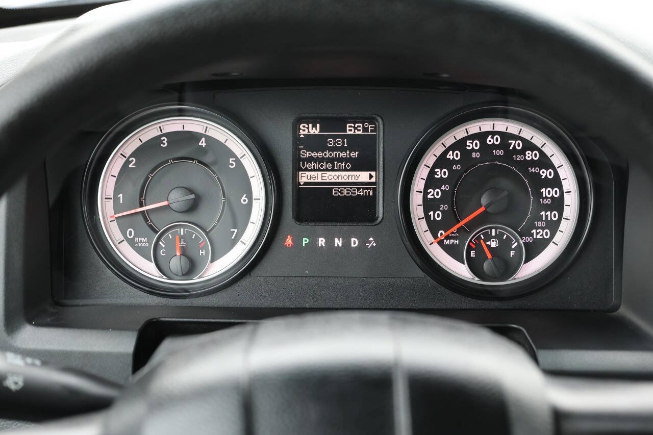 Used 2016 RAM 1500 Classic SLT AWD/4WD image 19