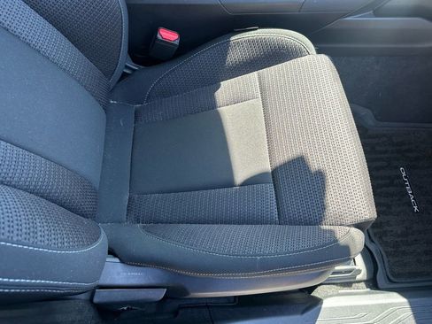 Used 2023 Subaru Outback Premium image 18