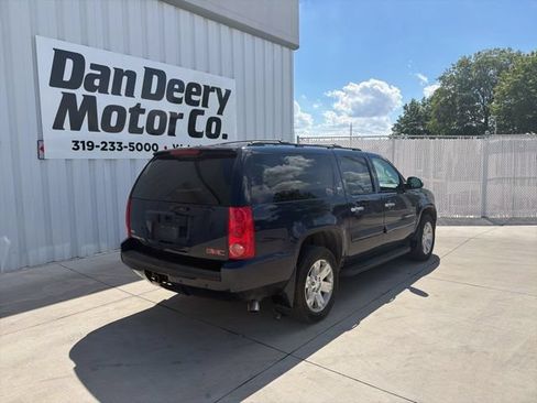Used 2008 GMC Yukon XL SLT w/ SLT Preferred Equipment Group AWD/4WD image 17