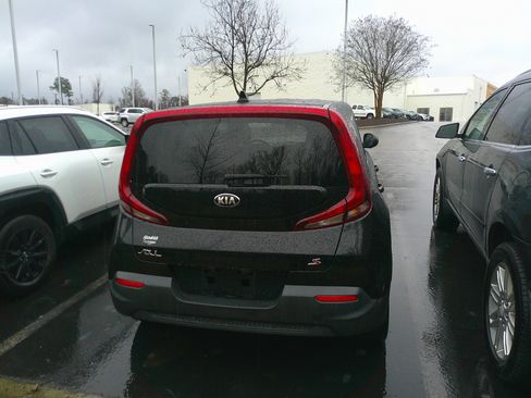 Used 2020 Kia Soul S image 11