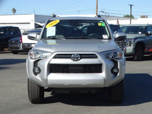 Certified 2021 Toyota 4Runner SR5 Premium image 3