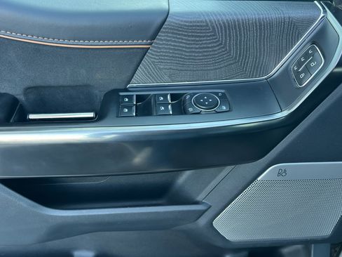 Used 2023 Ford F150 Platinum image 11