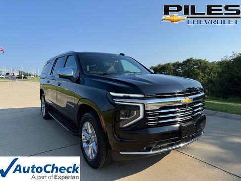 Used 2026 Chevrolet Suburban Premier w/ Sun And Tow Package AWD/4WD image 1
